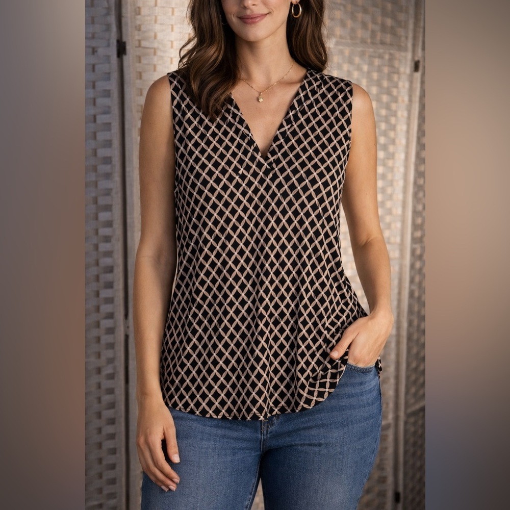Dana Buchman Black and White Geometric Blouse